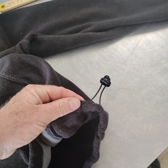 Croft & Barrow Black Quarter-Zip Fleece Pullover With Front Pockets and Bungee - Picture 6 of 7